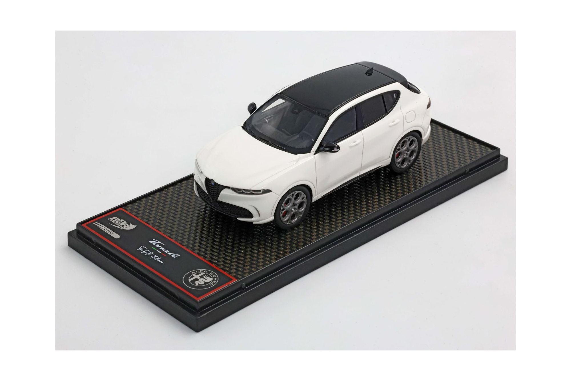 ALFA ROMEO TONALE TRIBUTO BIANCO ALFA / АЛЬФА РОМЕО ТОНАЛЕ ТРИБУТО АЛФА 1:43 БЕЛЫЙ