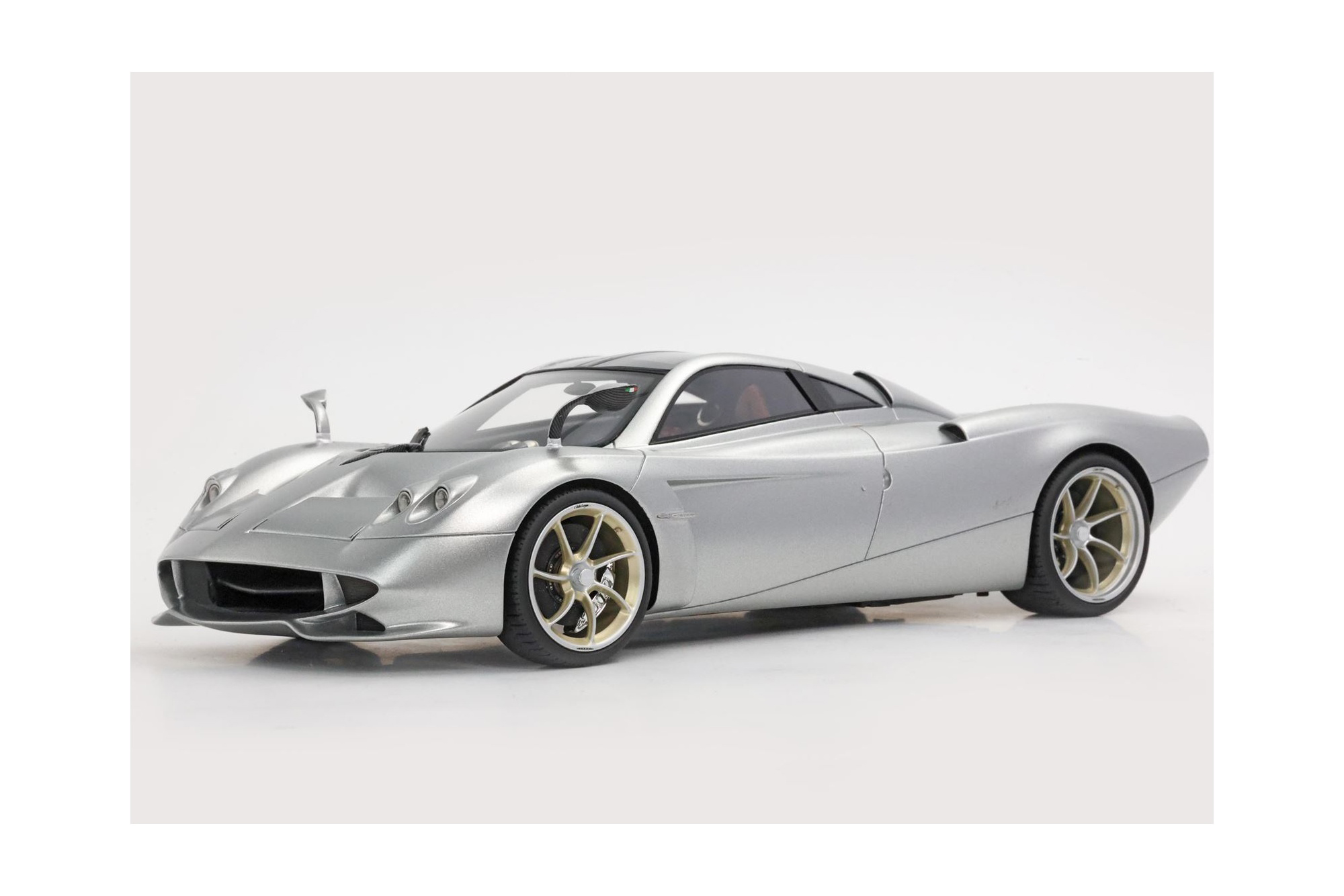 PAGANI HUAYRA CODALUNGA MATT GRIGIO MONTECARLO / ПАГАНИ ХУАЙРА КОДАЛУНГА МАТТ МОНТЕКАРЛО 1:43 СЕРЫЙ
