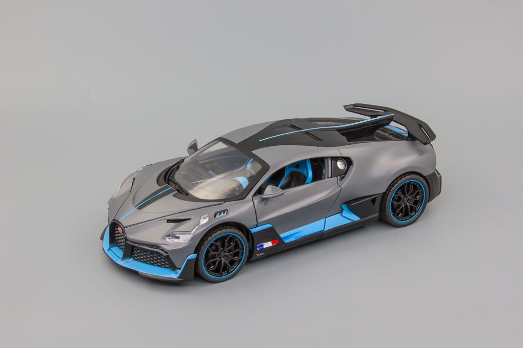BUGATTI DIVO, ГОЛУБОЙ / СЕРЫЙ