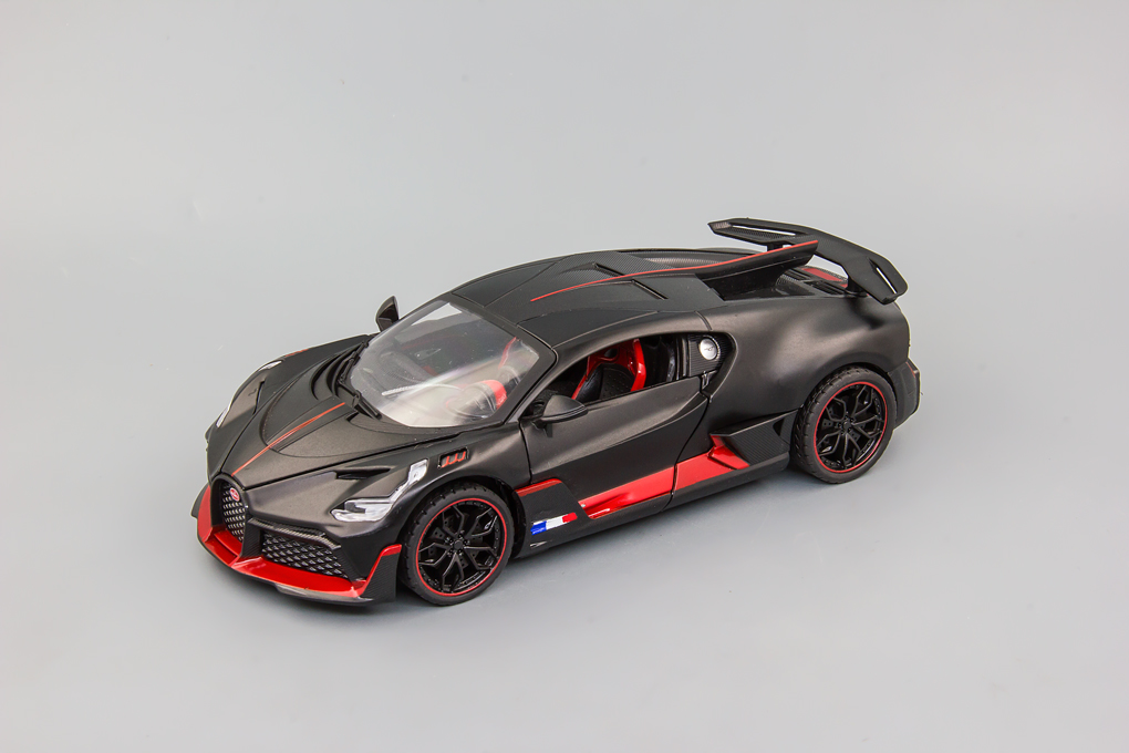 BUGATTI DIVO, КРАСНЫЙ / ЧЁРНЫЙ