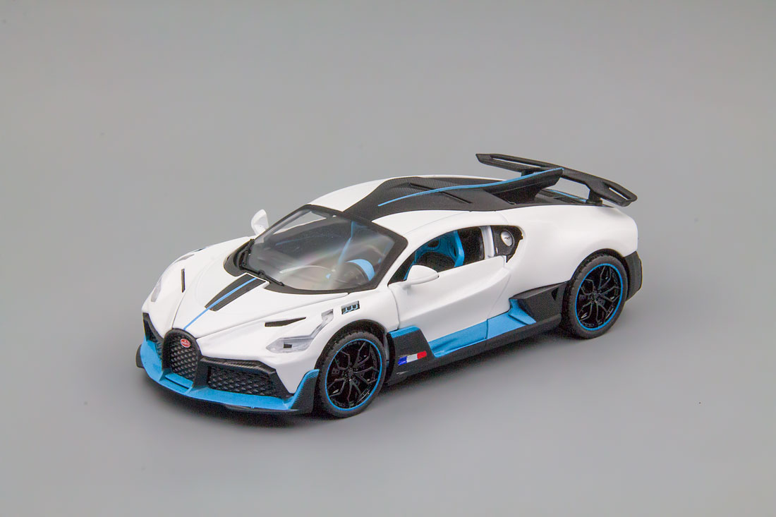 BUGATTI DIVO, БЕЛЫЙ