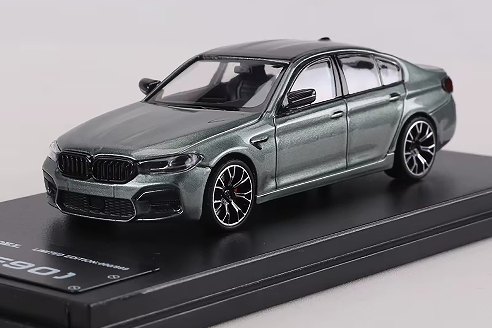BMW F90 M5 2025 LIGHT GREEN / БМВ F90 M5 2025 СВЕТЛО-ЗЕЛЕНЫЙ (ДЛИНА МОДЕЛИ 7-10 СМ)