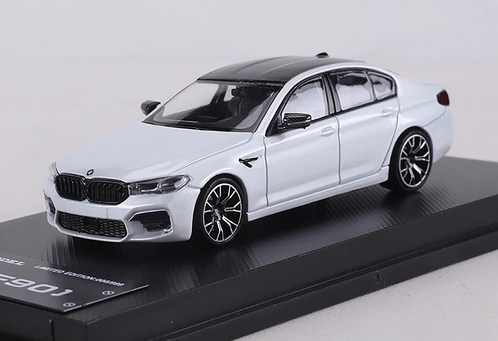BMW F90 M5 2025 WHITE / БМВ Ф90 М5 БЕЛЫЙ (ДЛИНА 7-10 СМ)