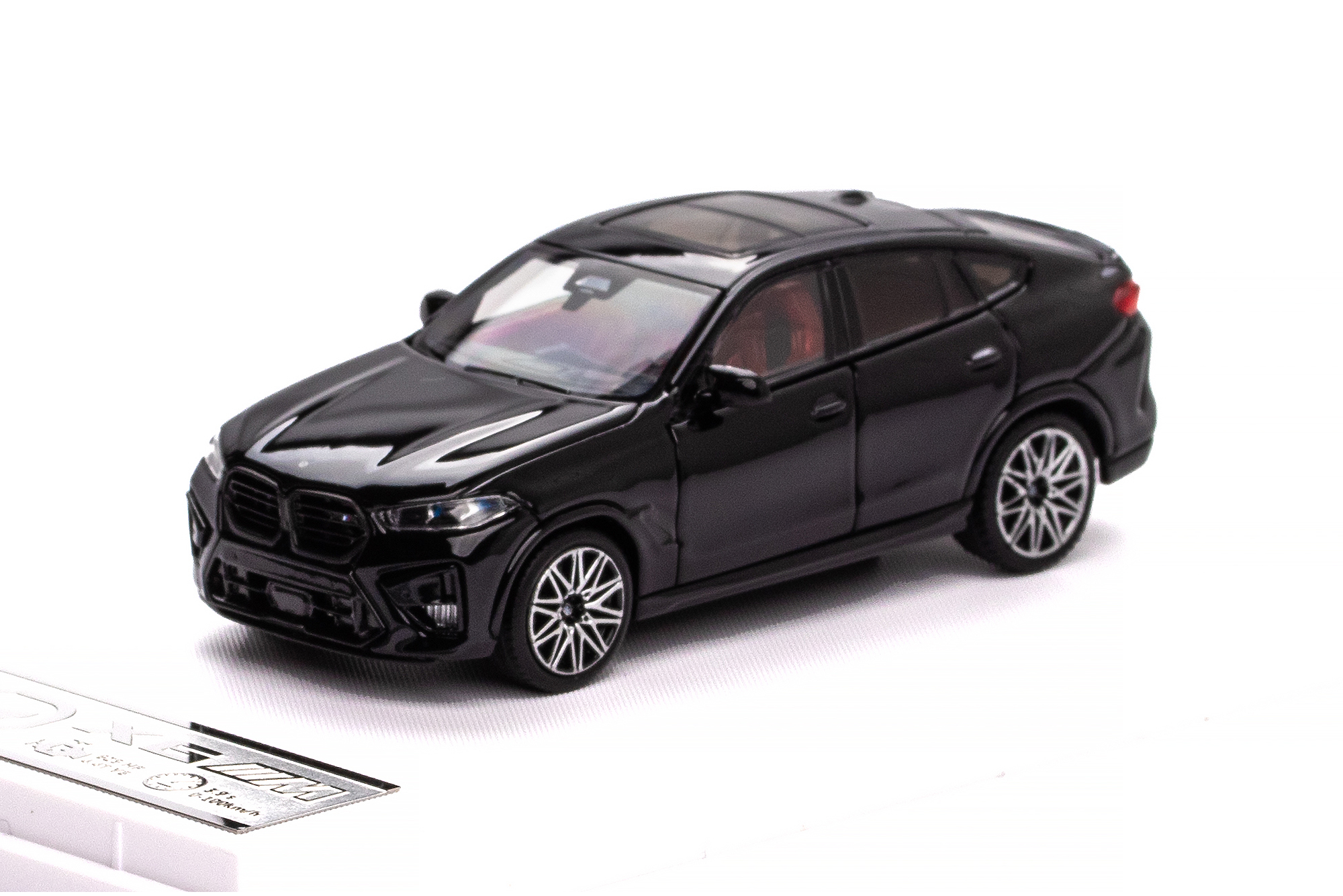 BMW F96 X6M 2024 BLACK / БМВ Ф96 Х6М ЧЕРНЫЙ (С БОКСОМ, ДЛИНА 6-8 СМ)