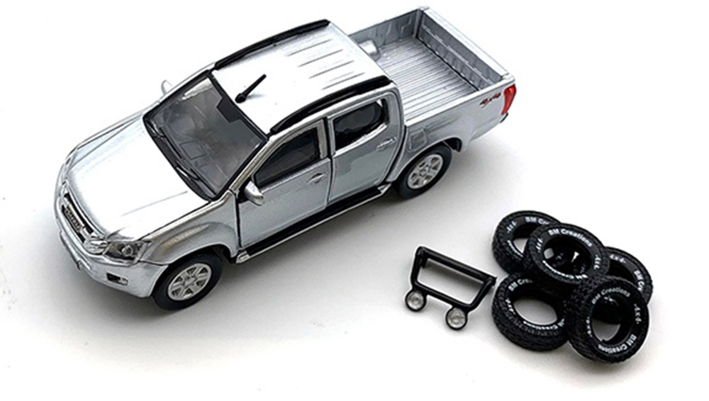 ISUZU D-MAX 2016 СЕРЕБРИСТЫЙ (ДЛИНА МОДЕЛИ 6-10 СМ)