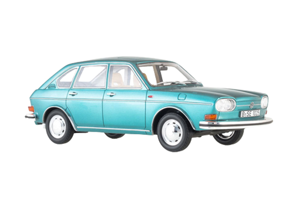 VW VOLKSWAGEN 411 1969 METALLIC TURQUOISE GREEN
