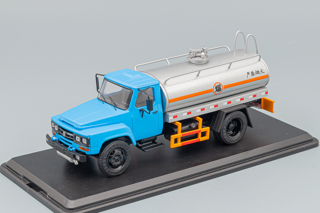DONGFENG 140 SERIES FUEL TANK TRUCK, BLUE / SILVER