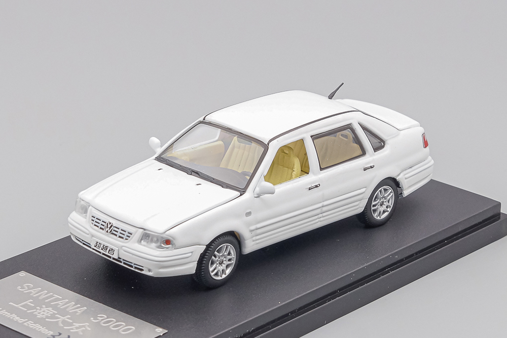 VW VOLKSWAGEN SANTANA 3000 2004, WHITE