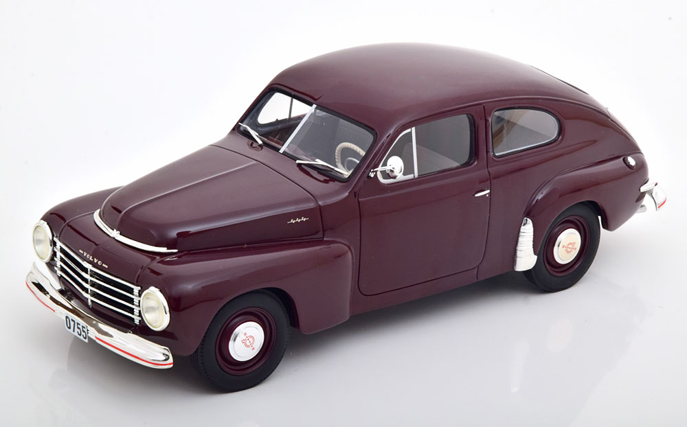 VOLVO PV444 1947 DARK RED