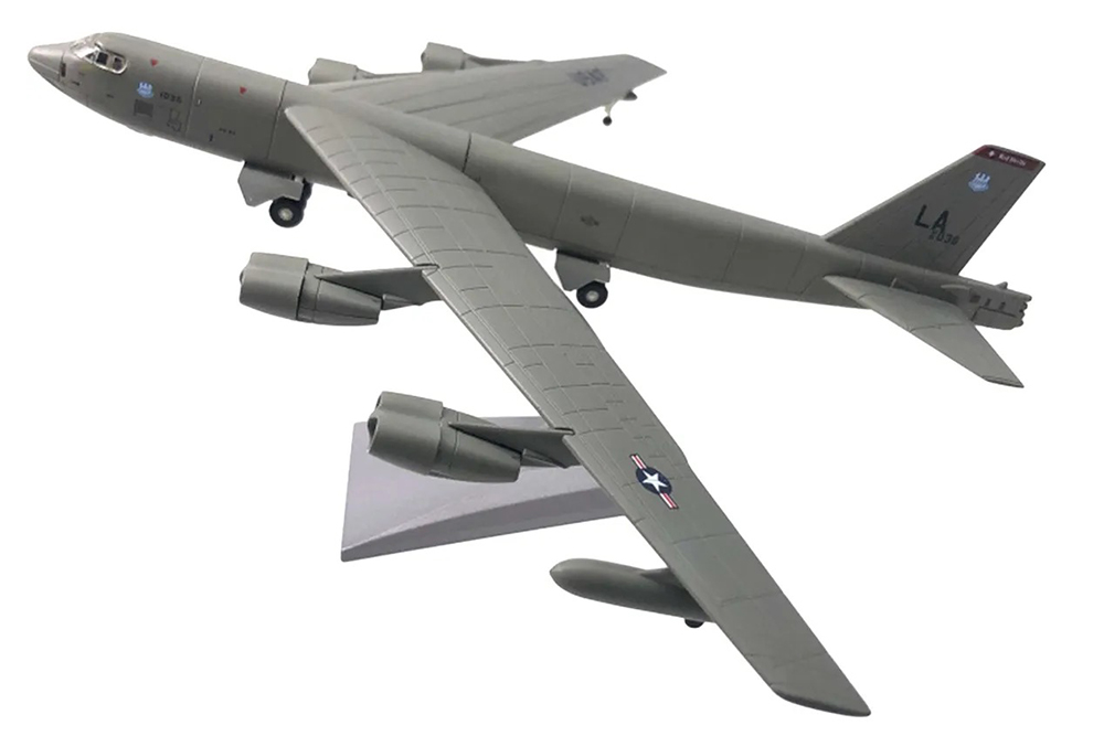 BOEING B-52 STRATOFORTRESS 1952-1962 / МОДЕЛЬ САМОЛЕТА БОИНГ Б-52 ЛЕТАЮЩАЯ КРЕПОСТЬ