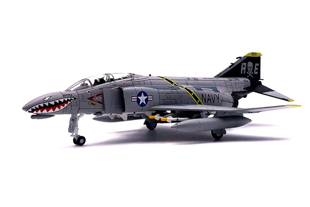 MCDONNELL DOUGLAS F4-С PHANTOM JOLLY ROGERS FLAG / МОДЕЛЬ САМОЛЕТА Ф4 ФАНТОМ С ПИРАТСКИМ ФЛАГОМ ВЕСЕЛЫЙ РОДЖЕР