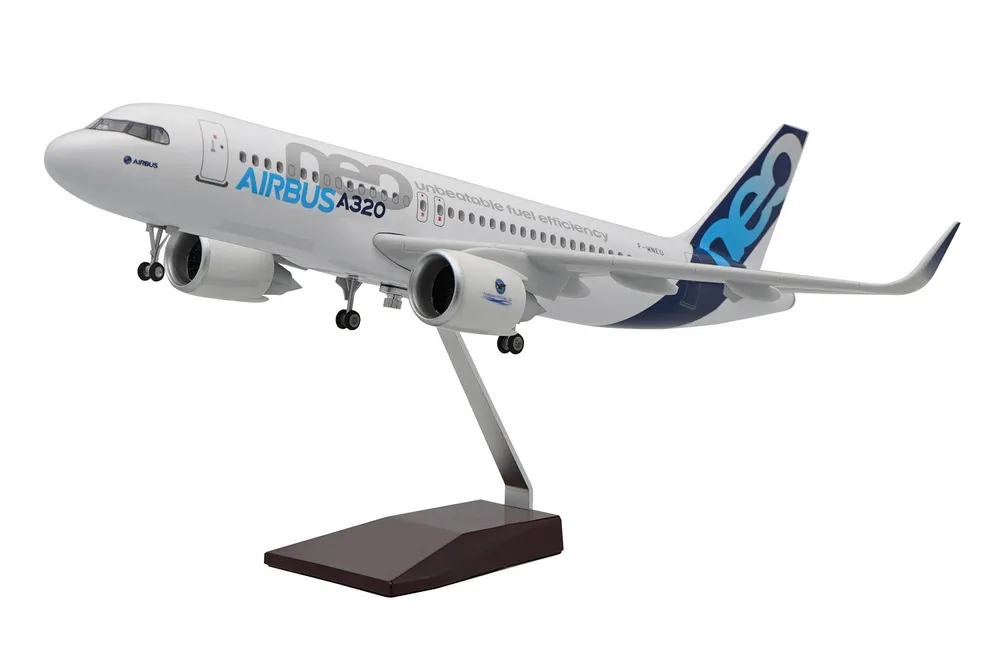 AIRBUS A320 NEO / МОДЕЛЬ САМОЛЕТА ЭЙРБАС 320 НЭО (С ОСВЕЩЕНИЕМ САЛОНА ДЛИНА 47 СМ)