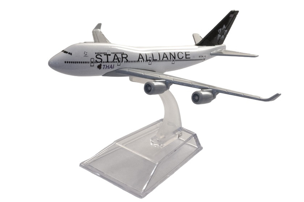 BOEING 747 THAI STAR ALLIANCE / МОДЕЛЬ САМОЛЕТА БОИНГ 747 ТАЙСКИЕ АВИАЛИНИИ  (ДЛИНА 16 СМ)