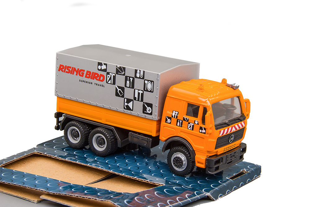 MERCEDES-BENZ SK-SERIES, БОРТОВОЙ С ТЕНТОМ) ОРАНЖЕВЫЙ (ДЛИНА МОДЕЛИ 6-10 СМ)