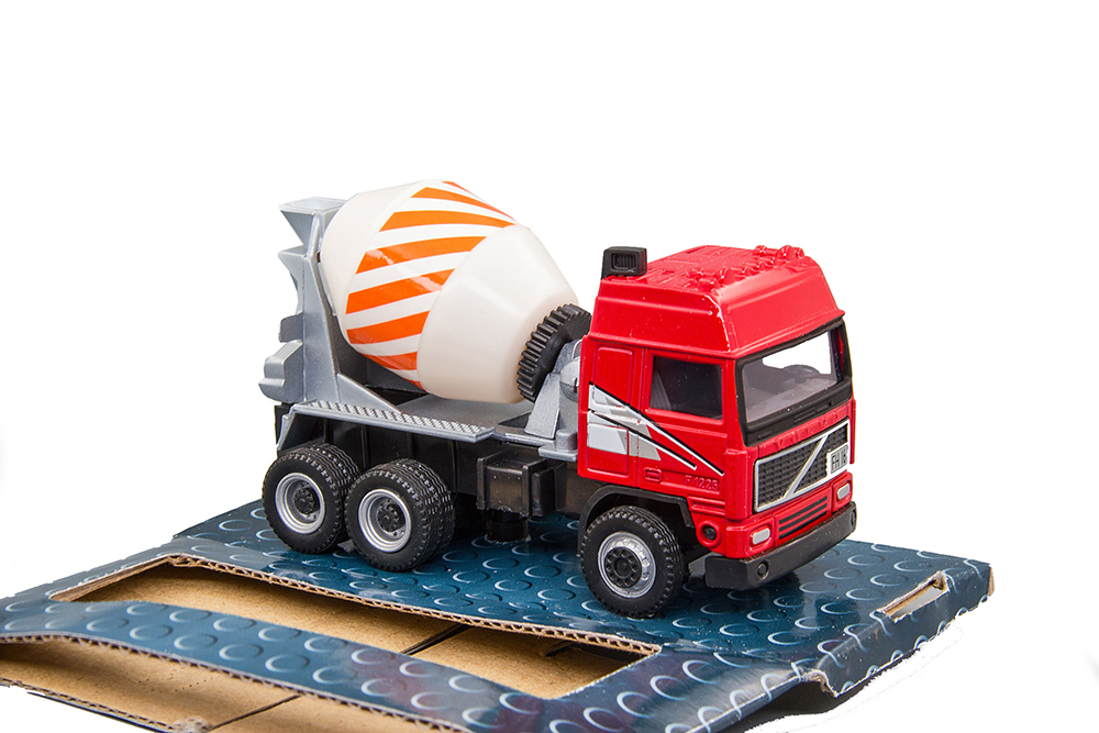 VOLVO FH 16, БЕТОНОМЕШАЛКА, КРАСНЫЙ (ДЛИНА МОДЕЛИ 6-10 СМ)