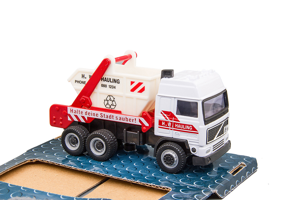 VOLVO FH 16, МУСОРОВОЗ, БЕЛЫЙ (ДЛИНА МОДЕЛИ 6-10 СМ)