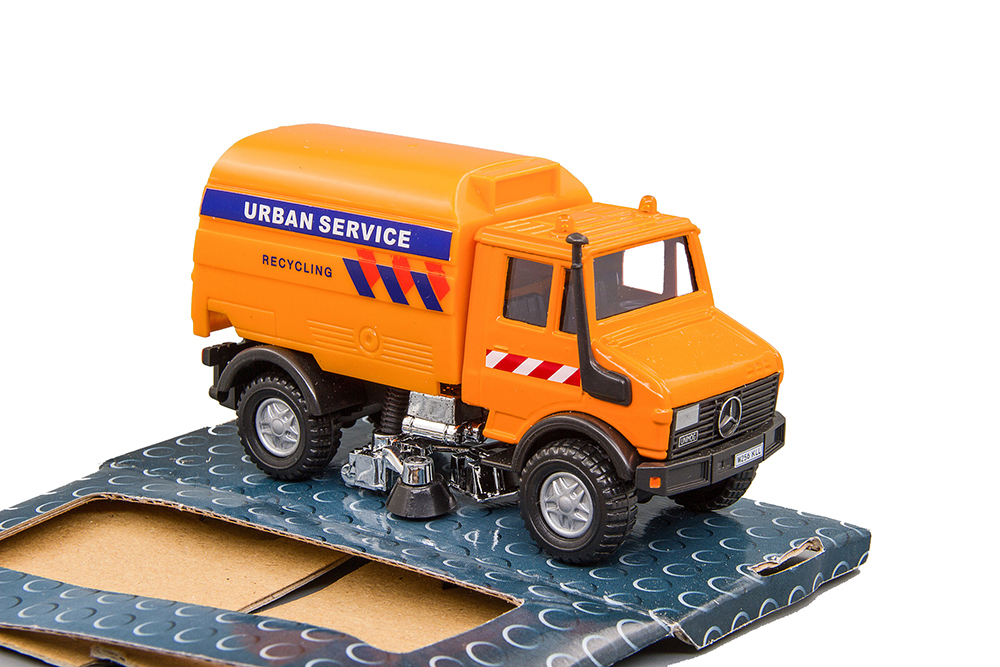 MERCEDES-BENZ UNIMOG, КОММУНАЛЬНЫЙ ПУМ, ОРАНЖЕВЫЙ