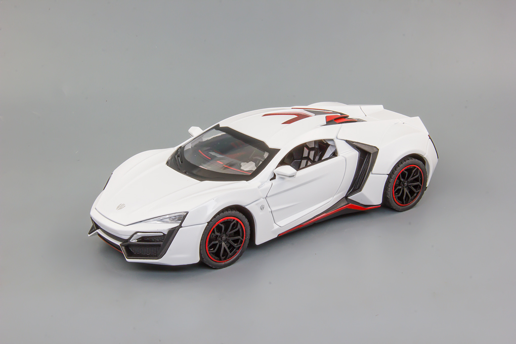 LYKAN HYPERSPORT V12 БЕЛЫЙ