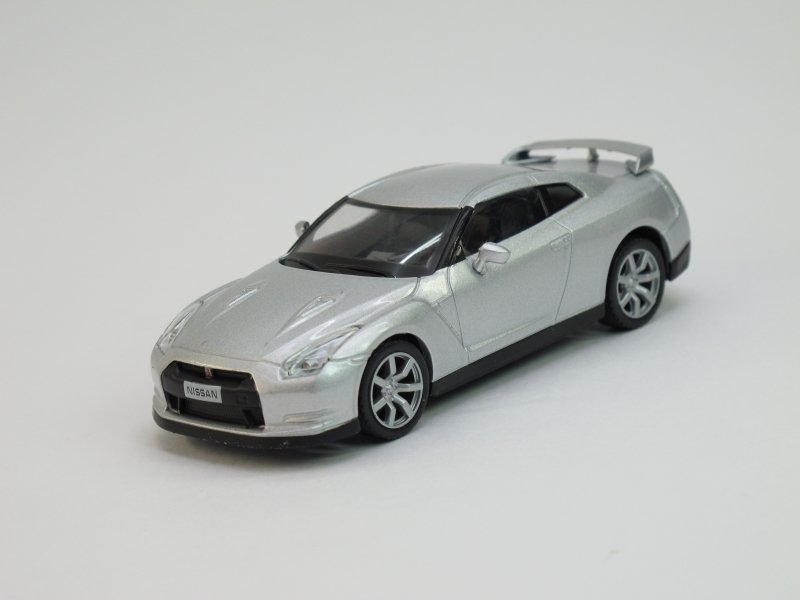 NISSAN GT-R (БЕЗ ЖУРНАЛА)
