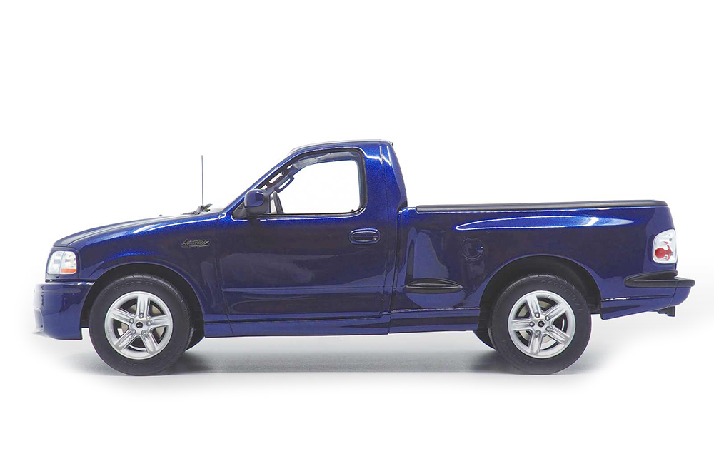 FORD F-150 SVT LIGHTNING 2003 SONIC BLUE: 299 PCS