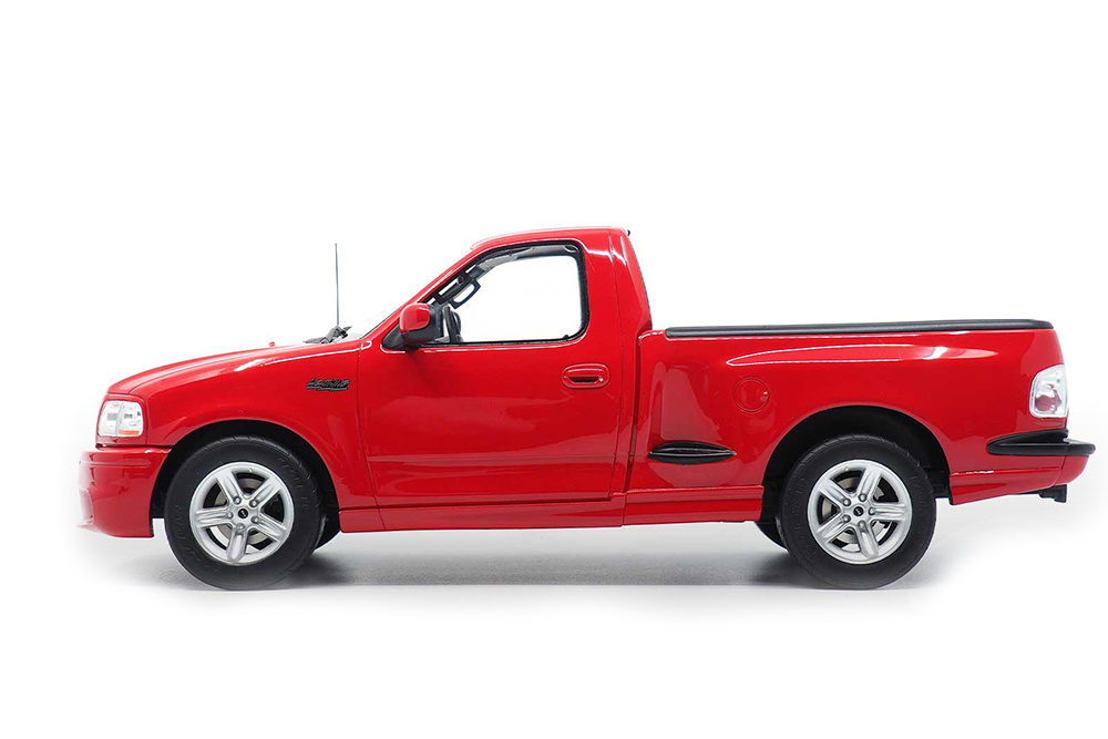 FORD F-150 SVT LIGHTNING 2003 VERMILION RED: 399 PCS