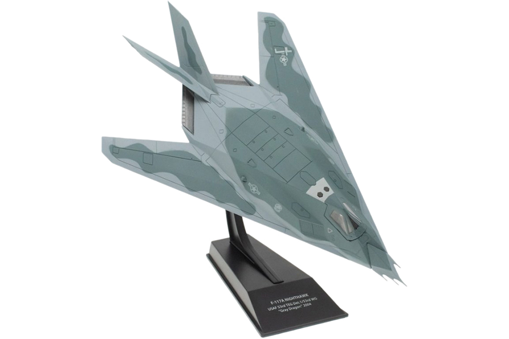 LOCKHEED F-117A "NIGHTHAWK" USAF 53 WING "GRAY DRAGON" 2004 (МОДЕЛЬ 231Г 20X25X6,25СМ)
