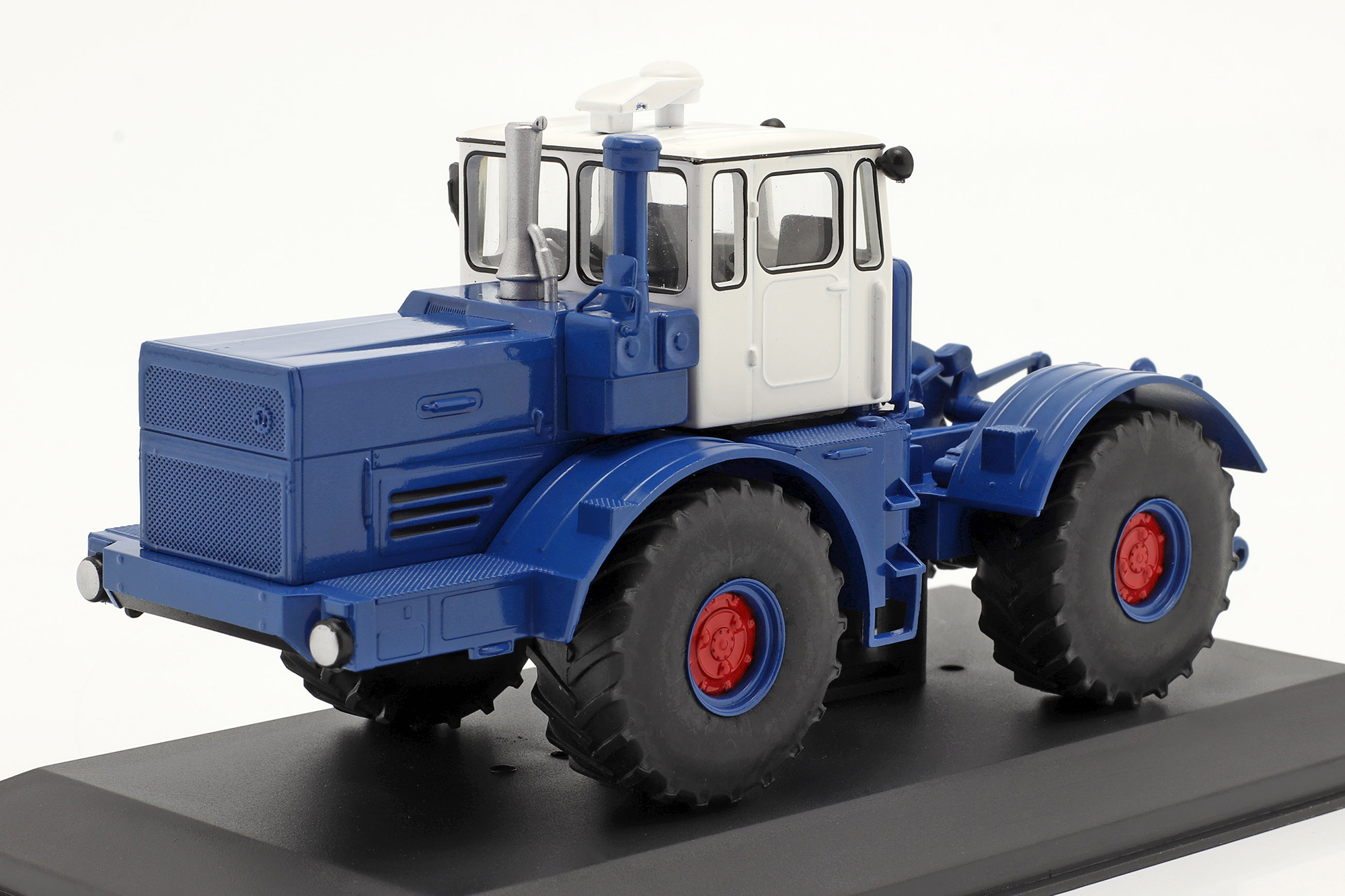 KIROVETS K-701 TRACTOR YEAR 1975-2002 BLUE / WHITE / КИРОВЕЦ K-701 ТРАКТОР СИНИЙ БЕЛЫЙ