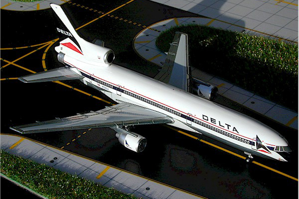 LOCKHEED L-1011-385-1 DELTA AIR LINES N728DA (ДЛИНА 13,55 СМ)