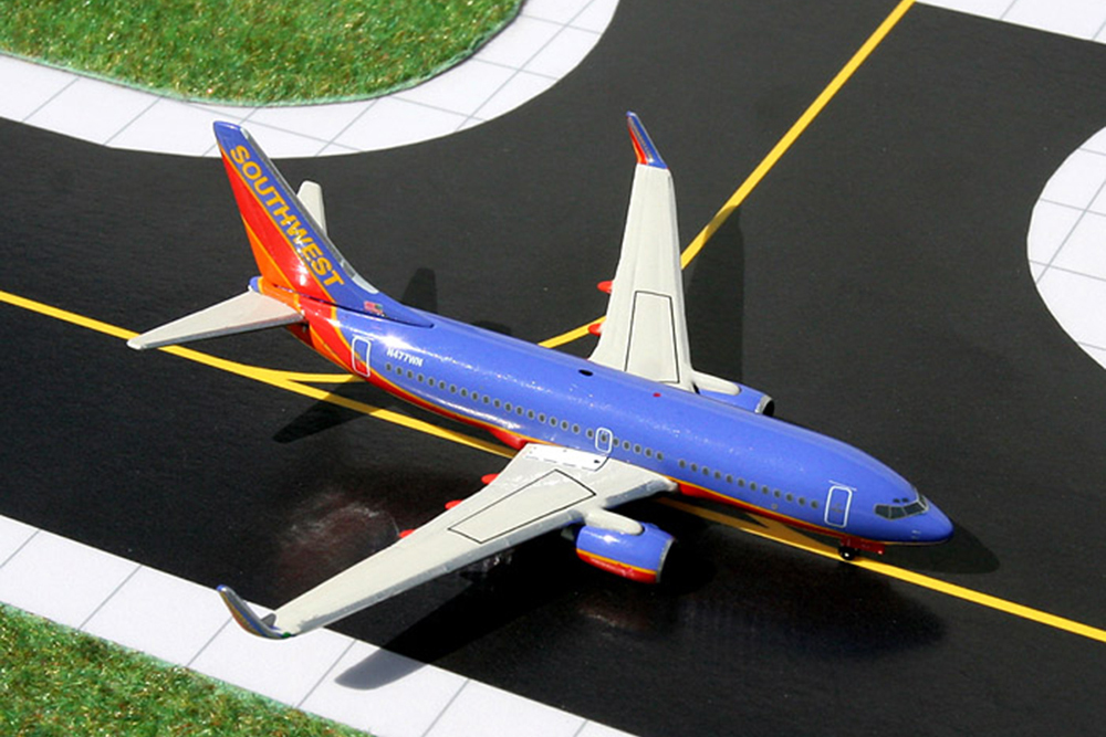 BOEING B 737-7H4WL SOUTHWEST AIRLINES N477WN "CANYON BLUE" (ДЛИНА 8,40 СМ)