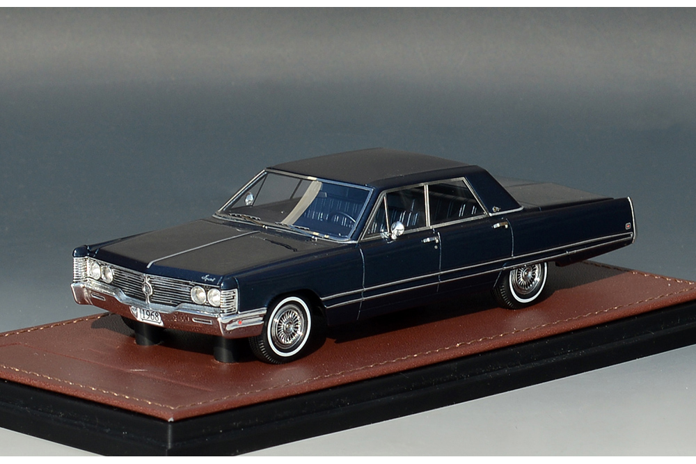 CHRYSLER IMPERIAL LEBARON 1968 CONSORT BLUE MEATLLIC