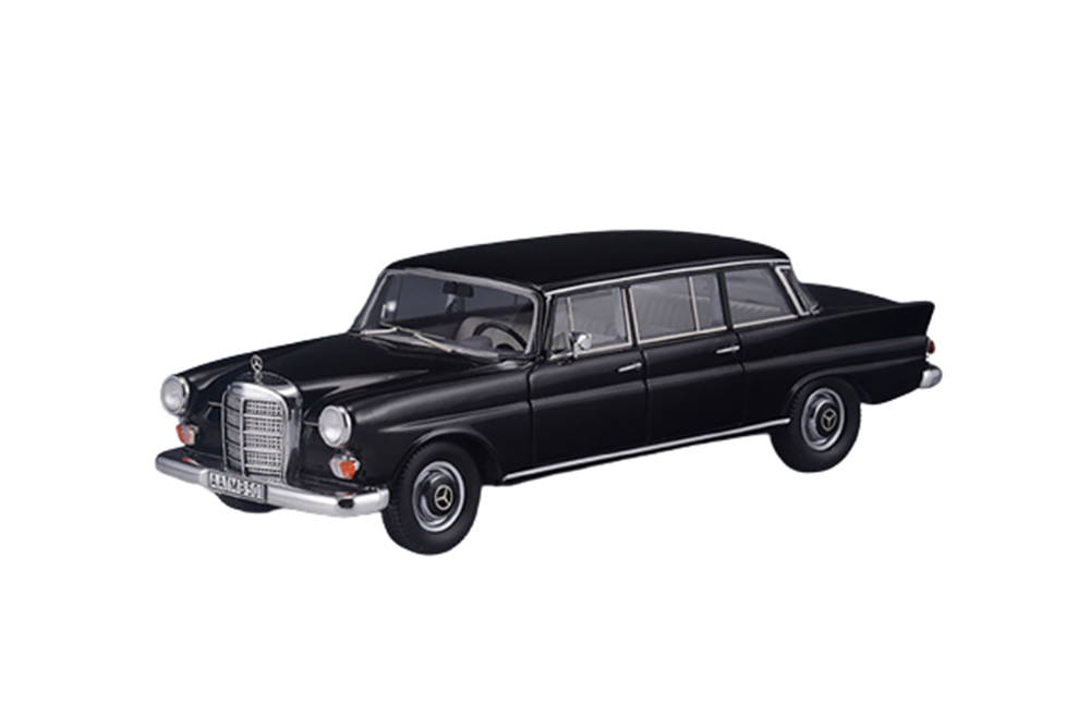 MERCEDES W110 BINZ LANG 1965 BLACK