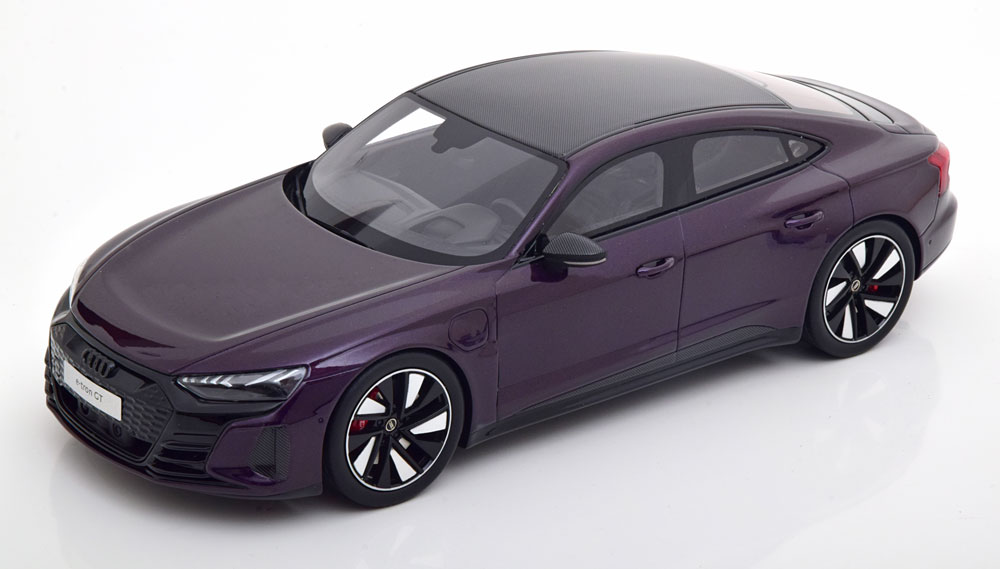 AUDI RS E-TRON GT ФИОЛЕТОВЫЙ