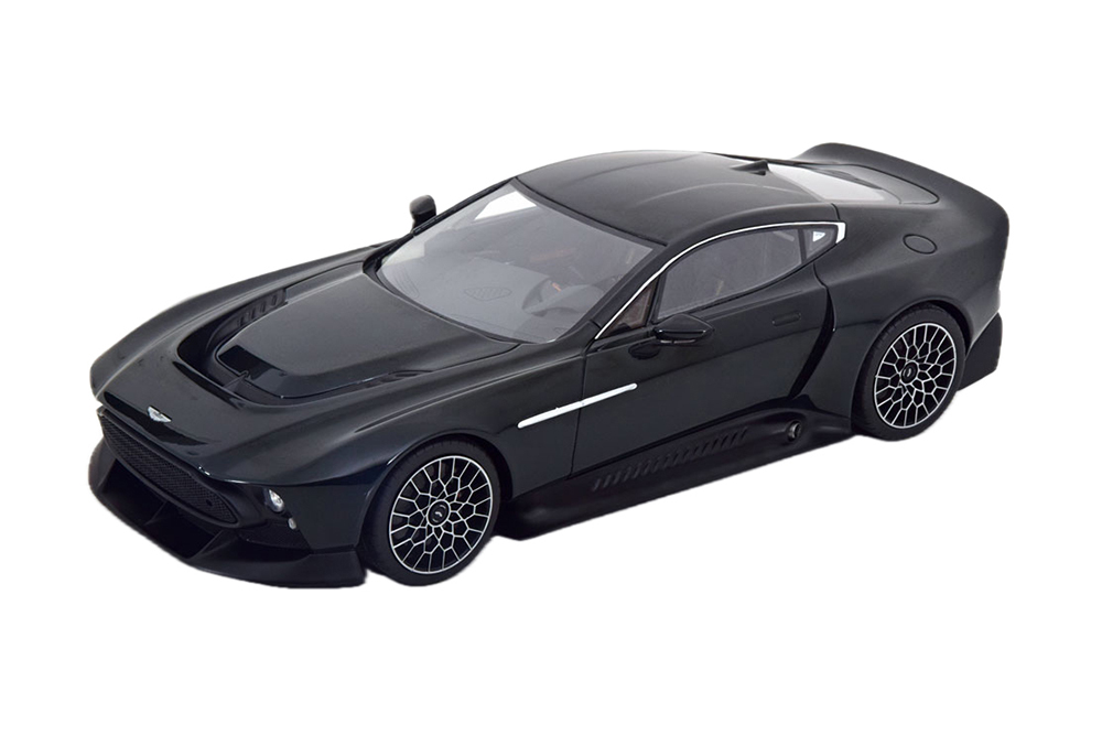 ASTON MARTIN VICTOR 2021 DARKGREEN