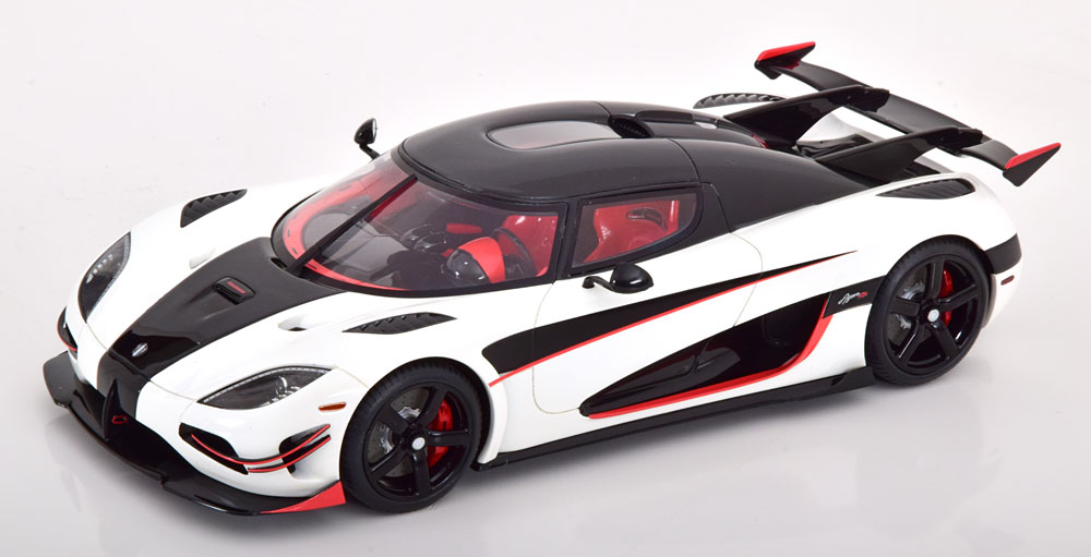 KOENIGSEGG AGERA RS WHITE BLACK