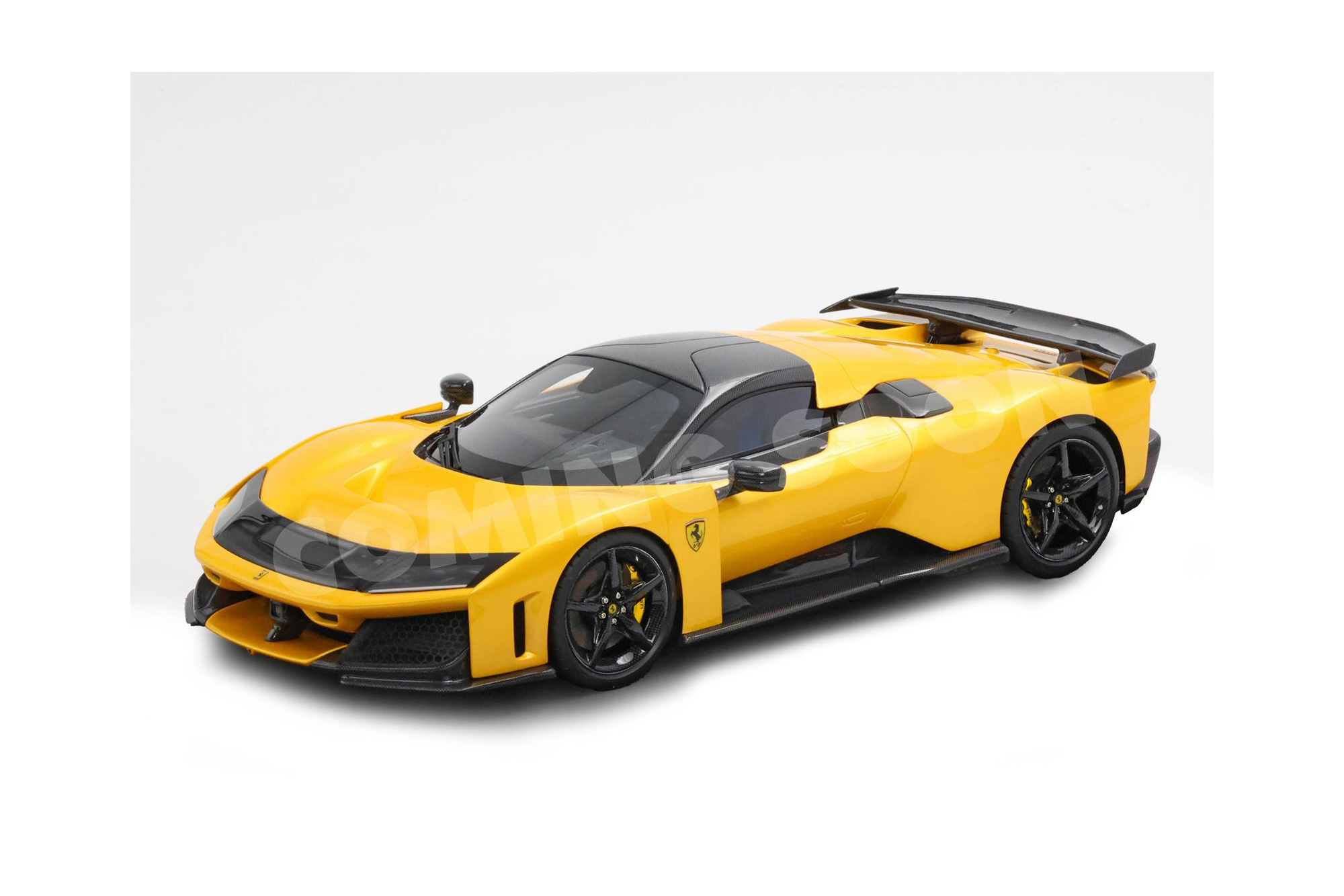 FERRARI F80 METAL DIECAST FULL OPEN GIALLO TRISTRATO WITH CARBON WHEELS AND WING - POLYFOAM PACK / ФЕРРАРИ Ф80 МЕТАЛ ТРИСТРАТО КАРБОН КОЛЕСА ВИНГ 1:18 ЖЕЛТЫЙ