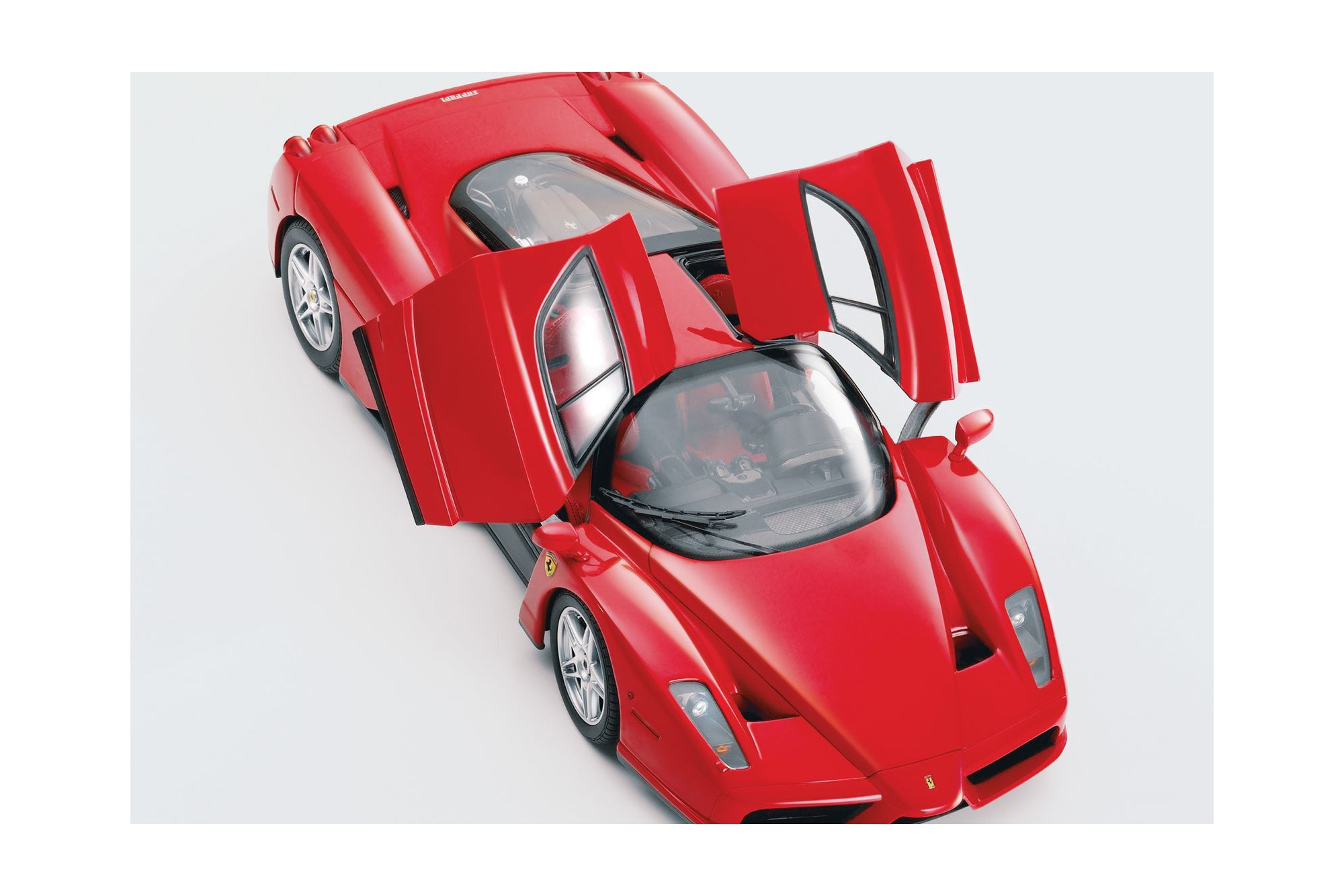 FERRARI ENZO OPEN DIECAST ROSSO CORSA - SILVER WHEELS - POLIFOAM PACK / ФЕРРАРИ ЭНЦО ОПЕН 1:18 КРАСНЫЙ