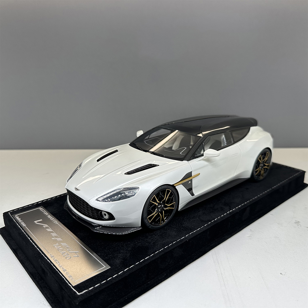 ASTON MARTIN VANQUISH ZAGATO SHOOTING BRAKE 2024 / АСТОН МАРТИН ВАНКВИШ ЗАГАТО БЕЛЫЙ