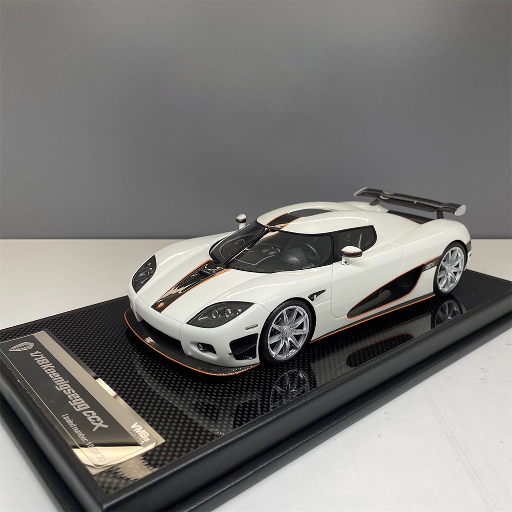 KOENIGSEGG CCX LUMINOUS GREEN / КЕНИГСЕГГ ЛЮМИНИСЦЕНТНЫЙ ЗЕЛЕНЫЙ (СВЕТИТСЯ В ТЕМНОТЕ)