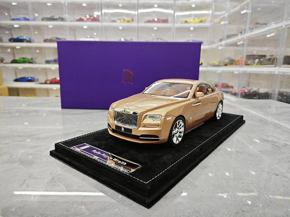 ROLLS-ROYCE WRAITH 2025 GOLDEN / РОЛЛС-РОЙС РАЙТ ЗОЛОТИСТЫЙ