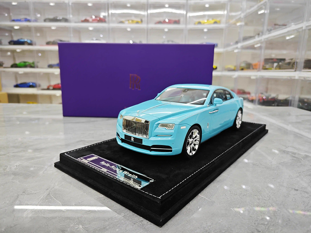 ROLLS-ROYCE WRAITH 2025 HEAVEN LIGHT BLUE / РОЛЛС-РОЙС РАЙТ НЕБЕСНО ГОЛУБОЙ