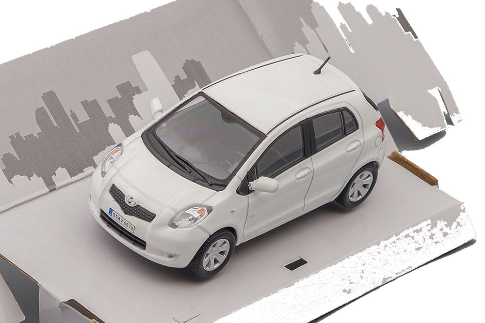 TOYOTA YARIS БЕЛЫЙ