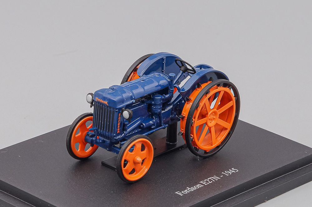 FORDSON E27N, TRACTEURS ET MONDE AGRICOLE 127