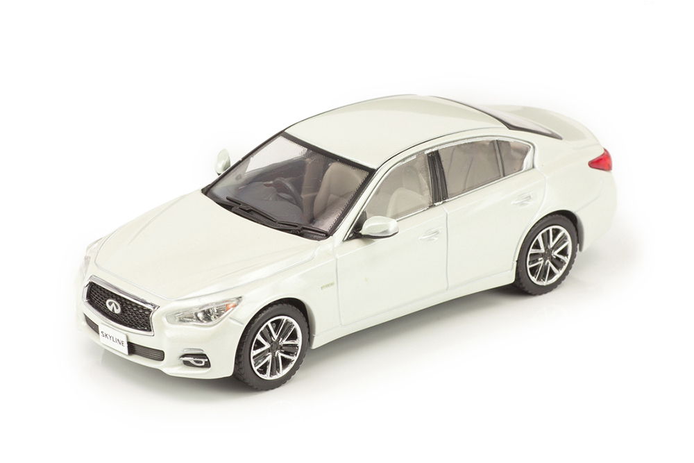 NISSAN SKYLINE 350GT HYBRID V37 БЕЛЫЙ ПЕРЛАМУТР