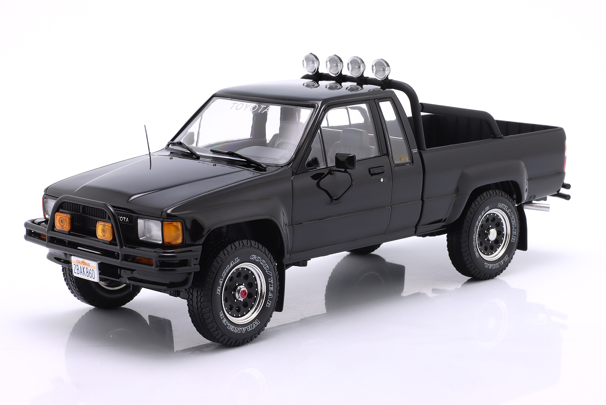TOYOTA TRUCK XTRA CAB 4X4 (HILUX) BACK TO THE FUTURE II (1989) BLACK / ТОЙОТА ГРУЗОВИК КСТРА КАБ 4X4 ХИЛУКС БАК ФУТУРЕ 2 ЧЕРНЫЙ