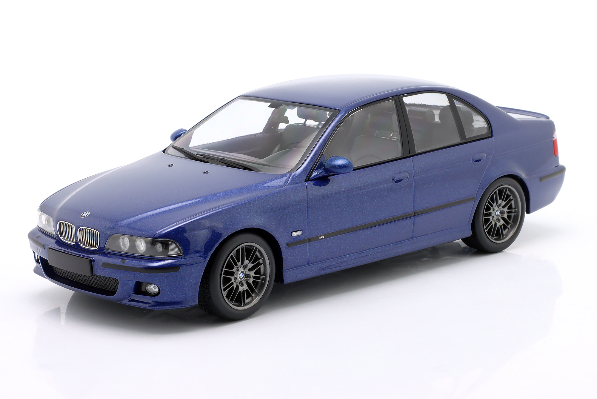 BMW M5 E39 YEAR 1998 BLAUMETALLIC / БМВ M5 E39 БЛАУМЕТАЛЛИК СИНИЙ