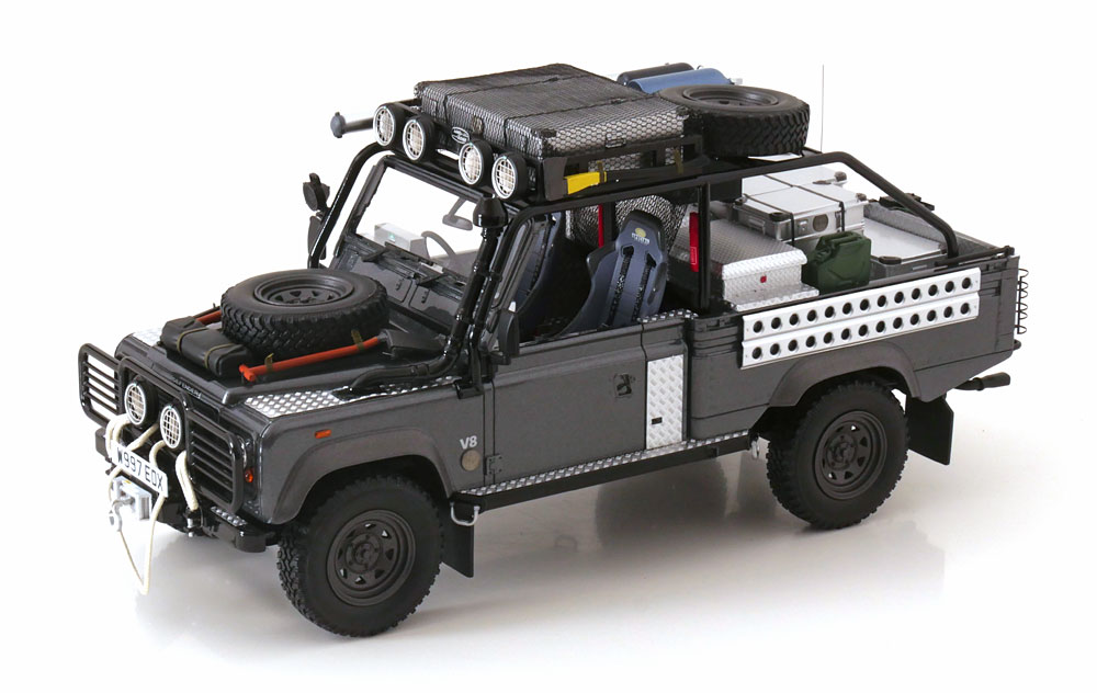 LAND ROVER DEFENDER TOMB RAIDER LARA CROFT 2001 GREY SILVER