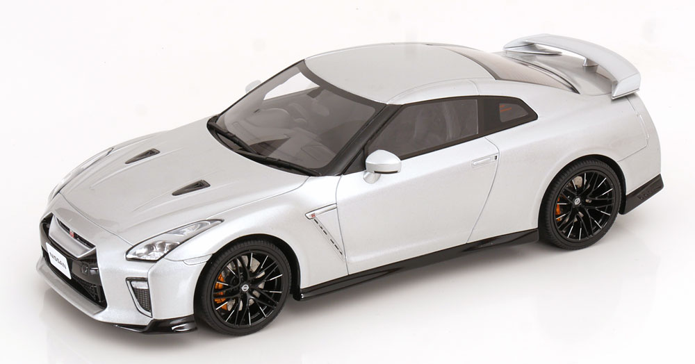 NISSAN GT-R 2020 SILVER