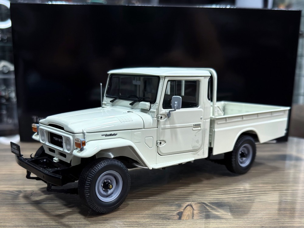 TOYOTA LAND CRUISER 40 PICKUP WHITE / ТОЙОТА ЛЕНД КРУЗЕР 40 ПИКАП БЕЛЫЙ