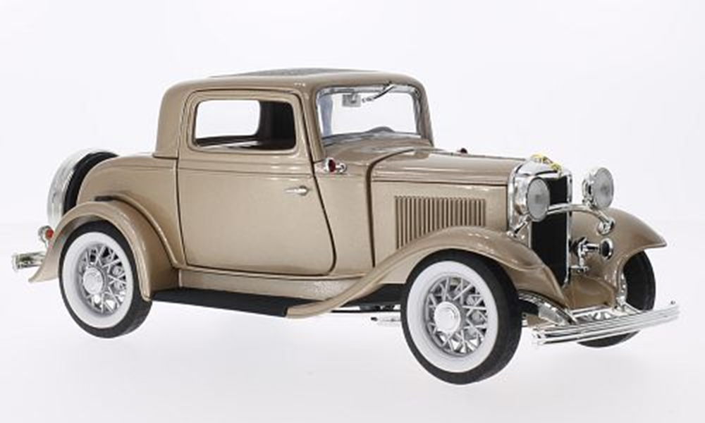 FORD 3-WINDOW COUPE 1932, BEIGE