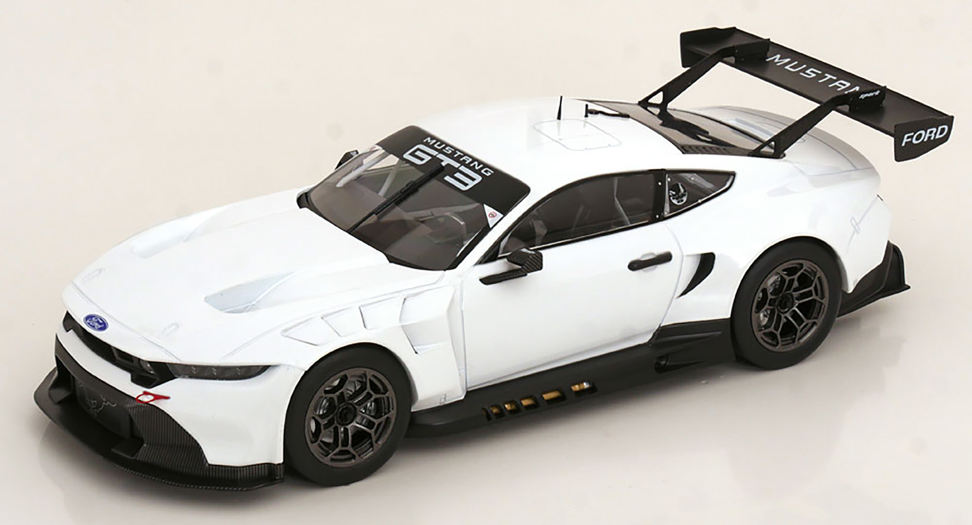 FORD MUSTANG GT3 RACING SPEC PLAIN BODY 2024 WHITE / ФОРД МУСТАНГ ГТ3 СПЕК ПЛАЙН БОДЙ БЕЛЫЙ